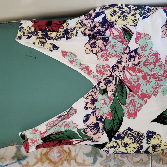 CABI FLORAL TANK TOP SIZE MEDIUM - Picture 4 of 4